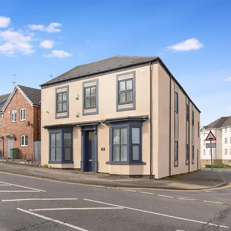 New! Stylish 5-bed In Stockton-on-tees By With Us, Perfect For Contractors & Large Groups, Free Parking! Apartment