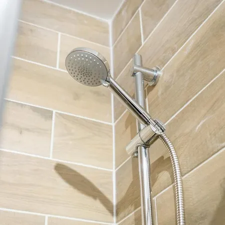 Apartment New! Stylish 5-bed In Stockton-on-tees By With Us, Perfect For Contractors & Large Groups, Free Parking! Thornaby on Tees