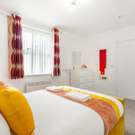 New! Stylish 5-bed In Stockton-on-tees By With Us, Perfect For Contractors & Large Groups, Free Parking! Apartment Thornaby on Tees