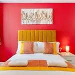 Apartment New! Stylish 5-bed In Stockton-on-tees By With Us, Perfect For Contractors & Large Groups, Free Parking! Thornaby on Tees