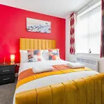 New! Stylish 5-bed In Stockton-on-tees By With Us, Perfect For Contractors & Large Groups, Free Parking! *