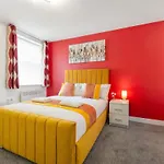 New! Stylish 5-bed In Stockton-on-tees By With Us, Perfect For Contractors & Large Groups, Free Parking! *