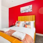 Apartment New! Stylish 5-bed In Stockton-on-tees By With Us, Perfect For Contractors & Large Groups, Free Parking! Thornaby on Tees