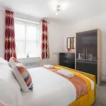 Apartment New! Stylish 5-bed In Stockton-on-tees By With Us, Perfect For Contractors & Large Groups, Free Parking! Thornaby on Tees