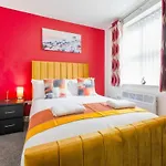 New! Stylish 5-bed In Stockton-on-tees By With Us, Perfect For Contractors & Large Groups, Free Parking! *