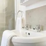 Apartment New! Stylish 5-bed In Stockton-on-tees By With Us, Perfect For Contractors & Large Groups, Free Parking!