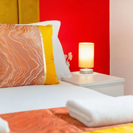 New! Stylish 5-bed In Stockton-on-tees By With Us, Perfect For Contractors & Large Groups, Free Parking! 公寓