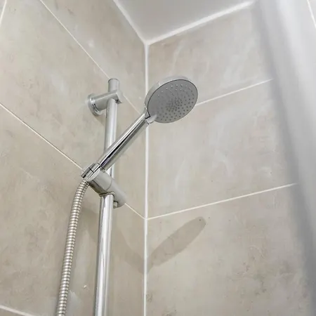 New! Stylish 5-bed In Stockton-on-tees By With Us, Perfect For Contractors & Large Groups, Free Parking! *