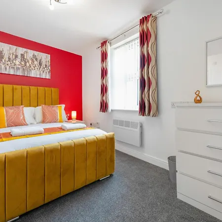 New! Stylish 5-bed In Stockton-on-tees By With Us, Perfect For Contractors & Large Groups, Free Parking! 公寓 *