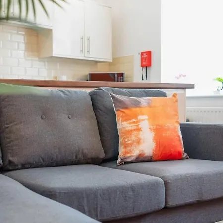 Appartamento New! Stylish 5-bed In Stockton-on-tees By With Us, Perfect For Contractors & Large Groups, Free Parking!